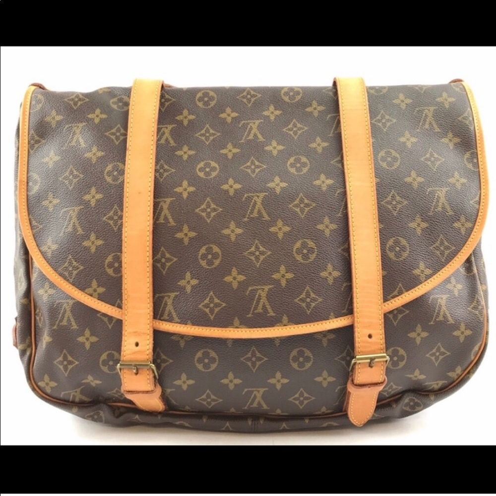 FORCED SALE Saumur 43 Louis Vuitton bag Messenger